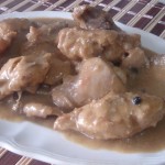 Conejo con salsa de almendras